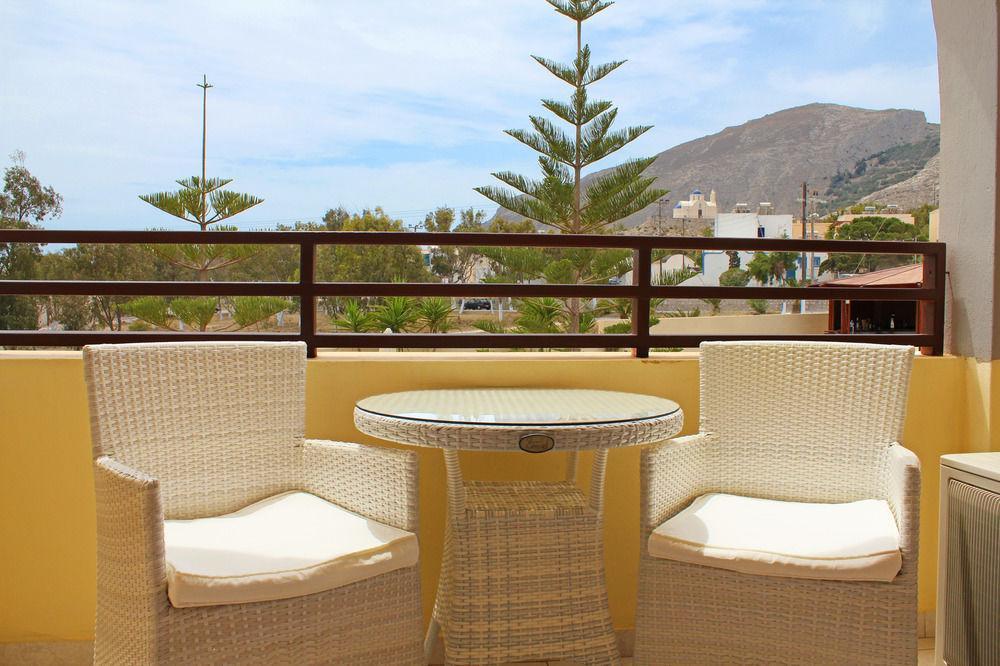 Ocean View Hotel Kamari  Exterior photo