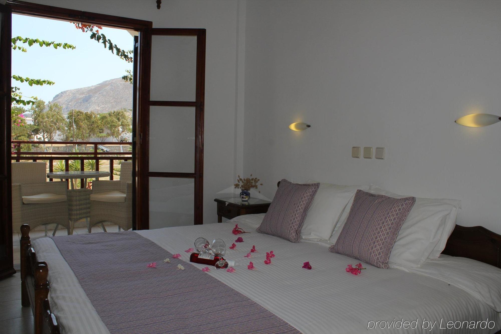 Ocean View Hotel Kamari  Exterior photo