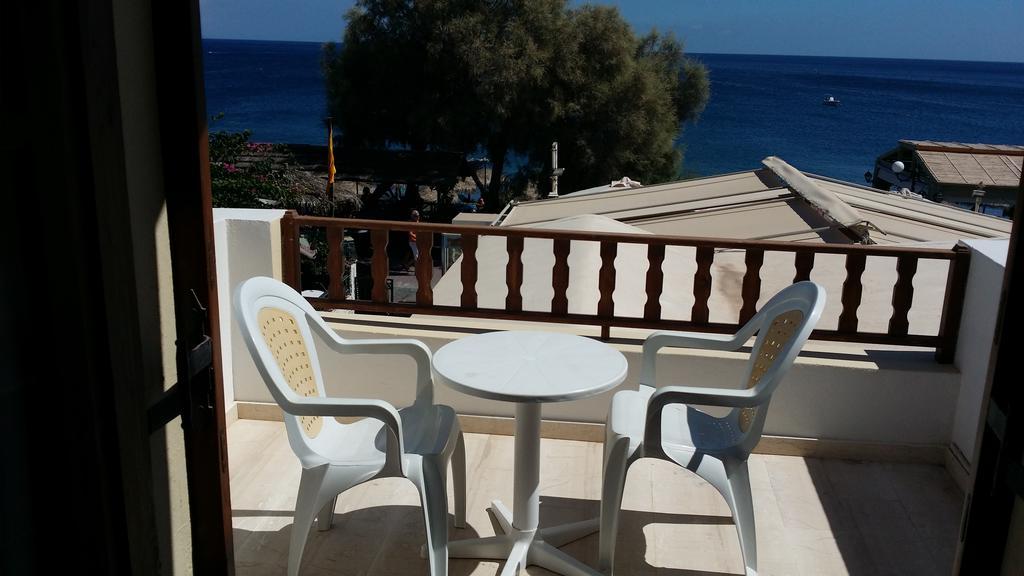 Ocean View Hotel Kamari  Exterior photo